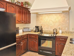 Condo, Multiple Beds (Broughton Street House Estate) | Private kitchen