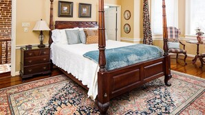 House, Multiple Beds (Broughton Street Main House) | 3 bedrooms - Broughton Street Main House (Savannah)