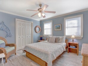 House, Multiple Beds (Blue Marlin)