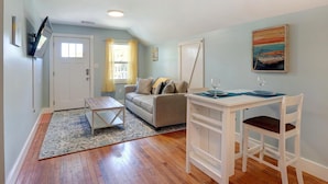 Appartement, Meerdere bedden (Sundial Inn Unit 3) | Woonkamer