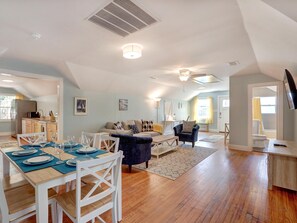 Condo, Multiple Beds (Sundial Inn Unit 4) | Living room