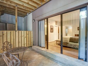 House, Multiple Beds (Hunter's Knoll Garden) | Balcony