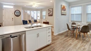 House, Multiple Beds (Hunter's Knoll Garden) | Private kitchen | Coffee/tea maker, fridge, microwave, dishwasher - Hunter's Knoll Garden (Savannah)