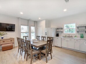 House, Multiple Beds (Lime Time) | Private kitchen