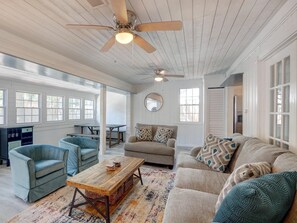 House, Multiple Beds (Lemon Drop) | Living room