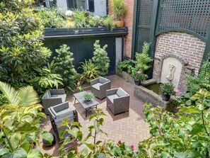 Casa de ciudad (The Red Door Estate on Monterey) | Áreas de la propiedad