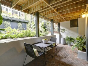 Townhome (The Red Door Estate on Monterey) | Balcony