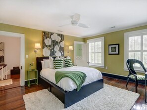 Townhouse (The Red Door Estate on Monterey) | 6 soverom