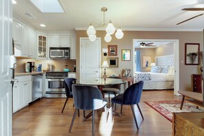 House, Multiple Beds (Broughton Street Carriage House) | In-room dining