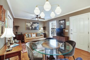 House, Multiple Beds (Broughton Street Carriage House) | Living area