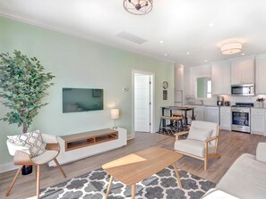 Apartment, Multiple Beds (Gaston Hideaway) | Living room