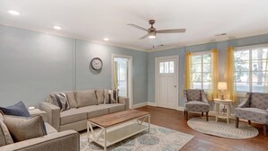Apartment, Mehrere Betten (Sundial Inn Unit 1) | Wohnzimmer
