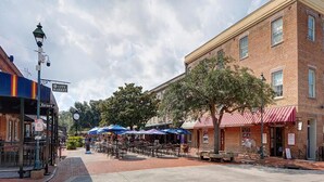 Exterior - Bay Street Loft Unit 203 (Savannah)