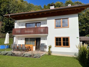 Exterior - Very nice, newly renovated vacation home near Kochel am See for up to 10 people (Großweil)
