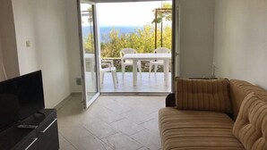 Apartment | Interior - Panorama View 2-bed Apartment in Sutomore (Sutomore)