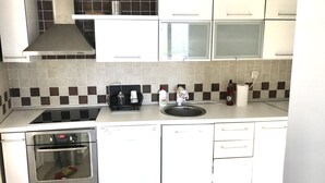 Apartment | Private kitchen | Fridge, microwave, oven, stovetop - Panorama View 2-bed Apartment in Sutomore (Sutomore)