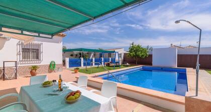 Casa Rural Entre Olivos La Puebla de Cazalla by Ruralidays