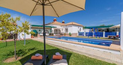 Casa Rural Entre Olivos La Puebla de Cazalla by Ruralidays