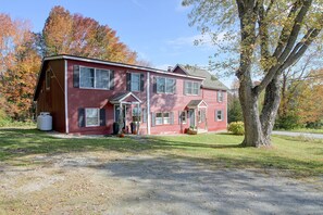 Exterior - Renovated Farmhouse < 1 Mile to Okemo Mountain! (Ludlow)