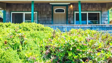 Two Bedroom Cabin, Kitchen, Ocean View