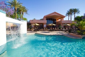 Outdoor pool - Scottsdale Villa Mirage 1 bedroom -no resort fee (Scottsdale)
