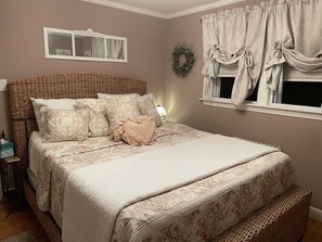 2 bedrooms, desk, iron/ironing board, travel crib