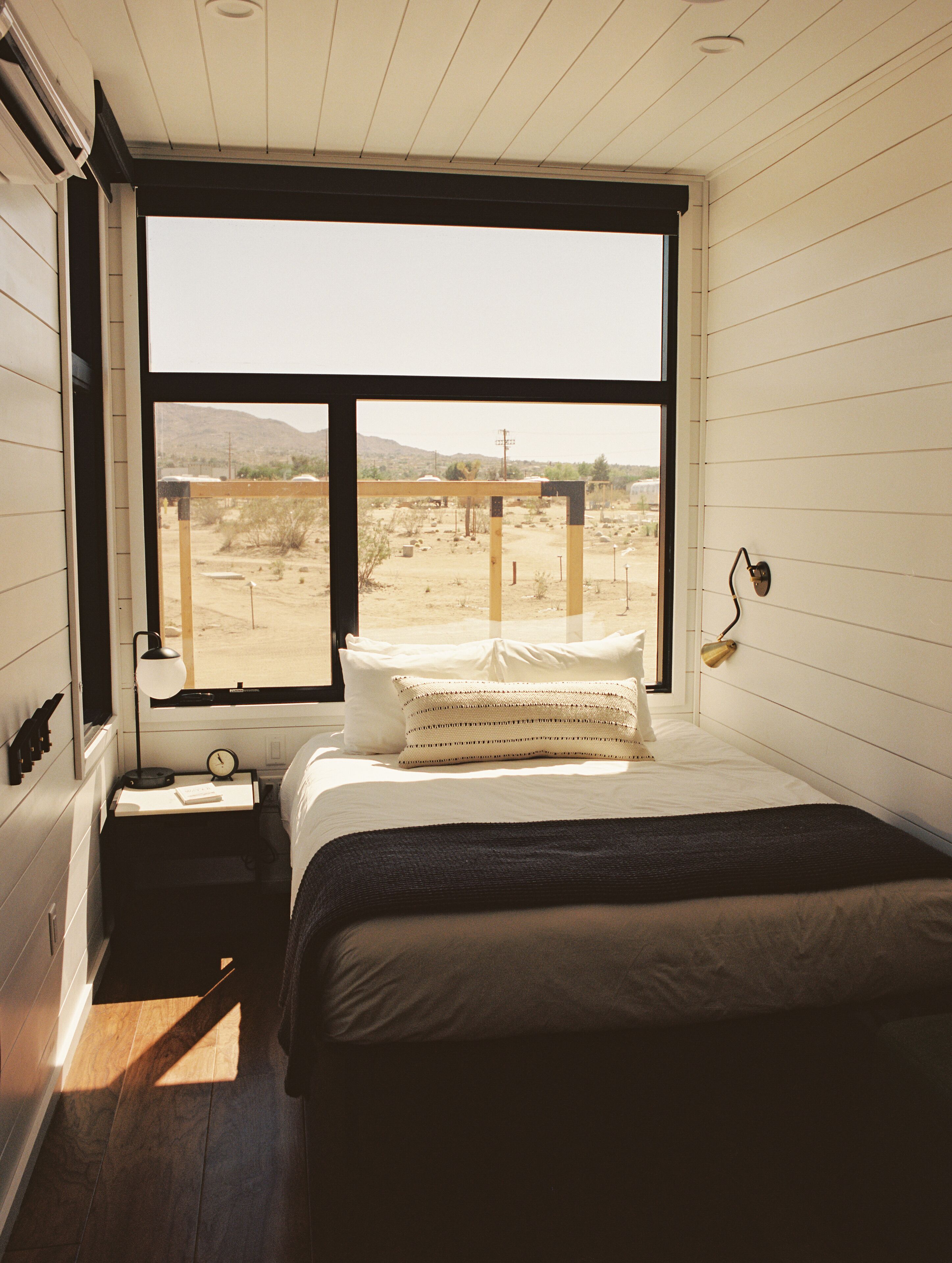 Laptop workspace, free WiFi, bed sheets