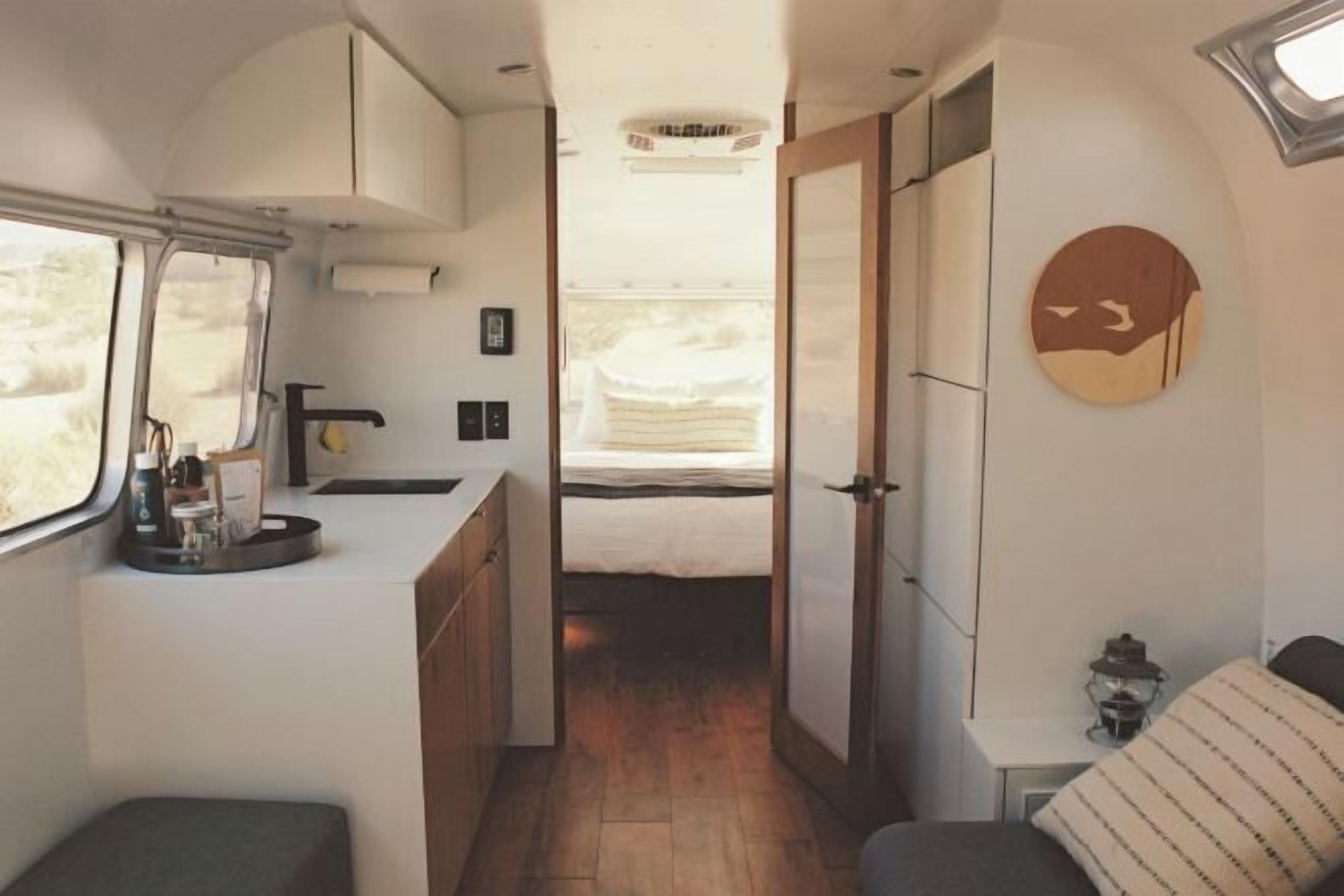 Laptop workspace, free WiFi, bed sheets