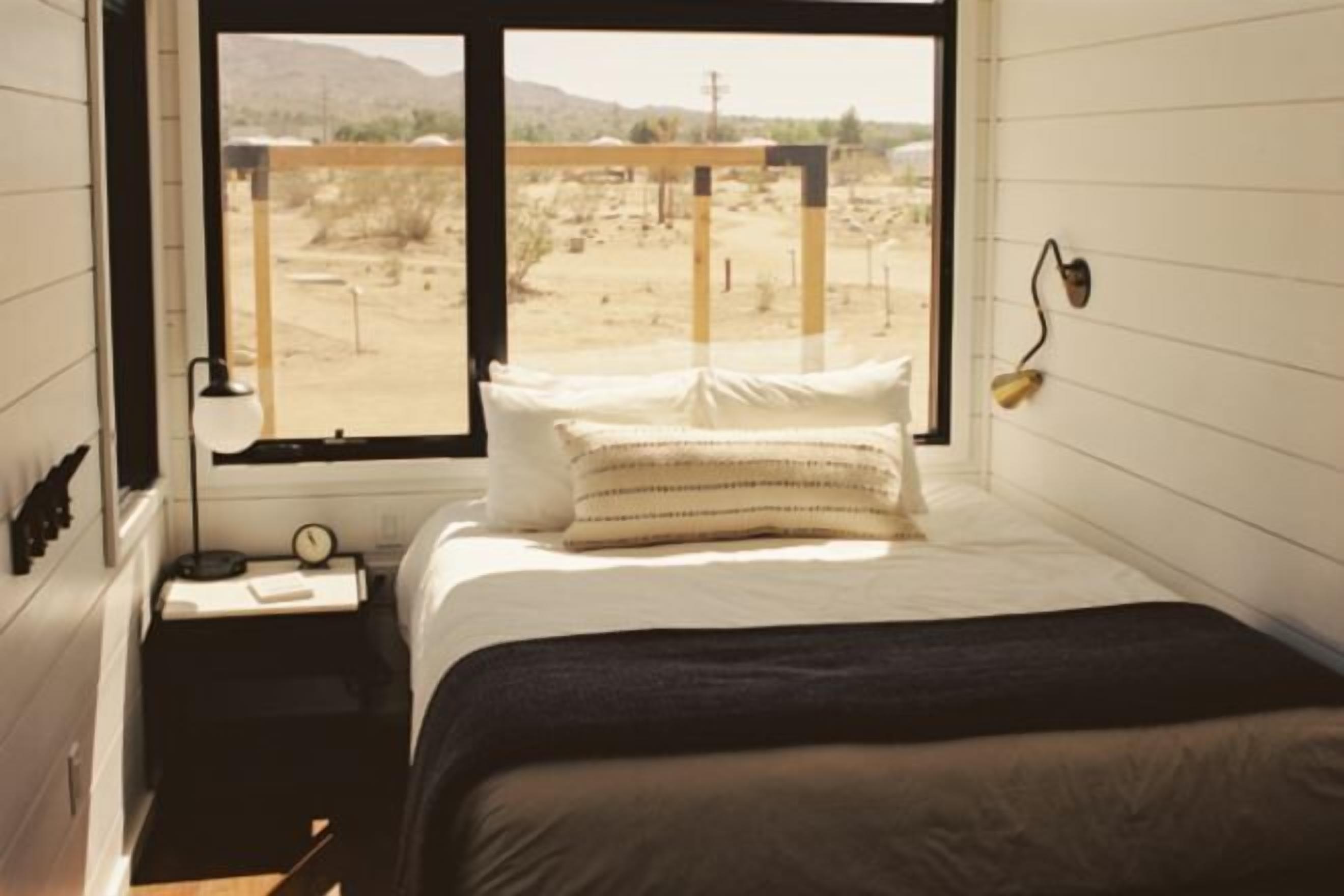 Laptop workspace, free WiFi, bed sheets