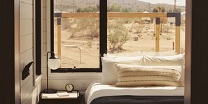 Laptop workspace, free WiFi, bed sheets - AutoCamp Joshua Tree (Joshua Tree)