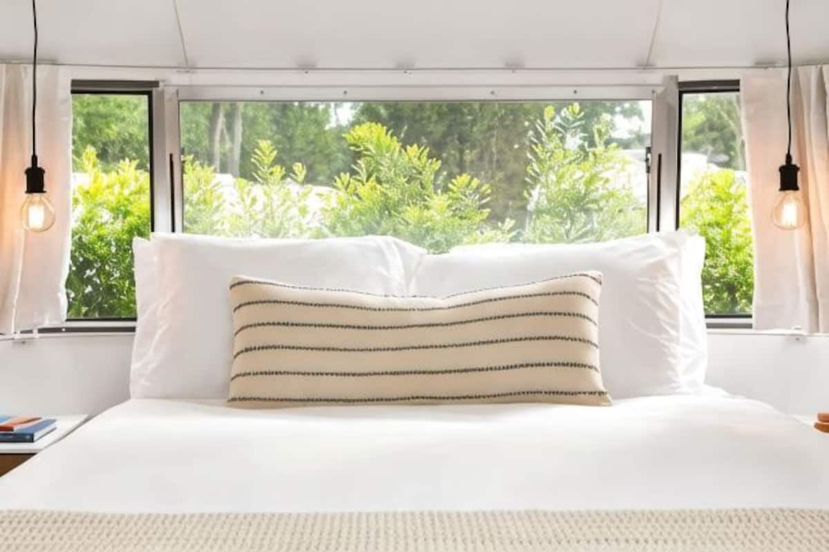 Laptop workspace, free WiFi, bed sheets