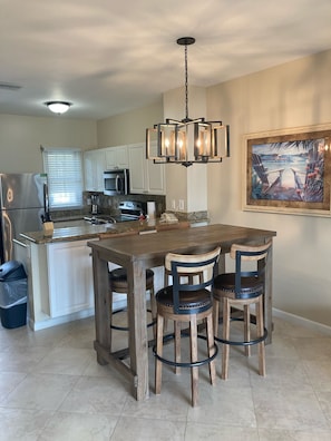 Dining - Villa 5053 on Duck Key Boat Slip Available - 2BD 2.5BA (Duck Key)