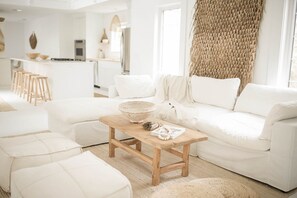 Smart-tv en een open haard