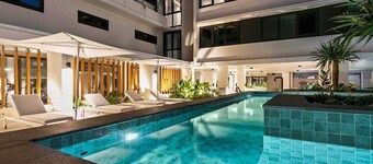 Luxe Hotel Style with Amenities of Apartment City Vibes near Beach/ Restaurants