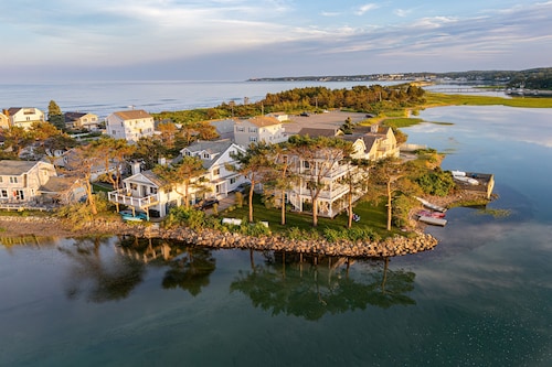 Ocean View, Riverfront Home w/ Marsh Views, 2 Decks, Kayaks - Walk to Beach