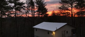 Cabin 3 Fall asleep to the sound of the New River's Song