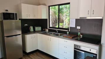 Fridge, microwave, oven, coffee/tea maker