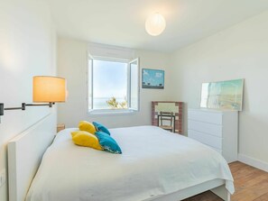 3 quartos, berço de viagem, Wi-Fi de cortesia, roupa de cama