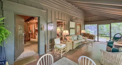 Laurelwood | Desirable Highlands Country Club Location