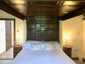 11 bedrooms, WiFi, bed sheets