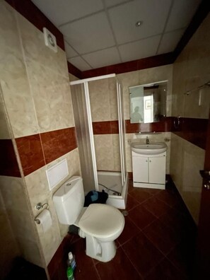 Shower, towels