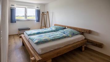 2 室のベッドルーム、WiFi (無料)、ベッドシーツ