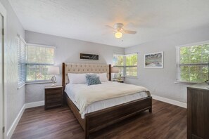 3 chambres, bureau, fer et planche à repasser, Wi-Fi gratuit