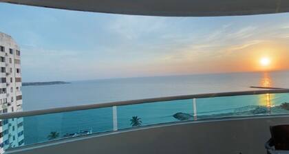 Gorgeous views, 2 rooms, AC, Pool, beach, hot showers!