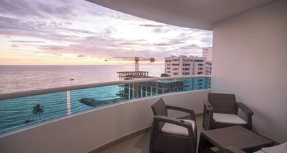 Hermosa vista al mar, piscina, y duchas calientes!
