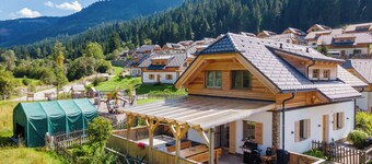 Chalet with terrace, sauna and outdoor spa