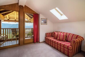 TV - Apartment "Bozen" with Mountain View, Wi-Fi, Balcony & Garden (Mölten)