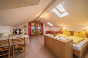 1 bedroom, free WiFi, bed sheets - Apartment "Bozen" with Mountain View, Wi-Fi, Balcony & Garden (Mölten)