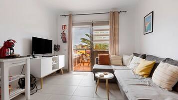 Fernseher, Tischtennisplatte