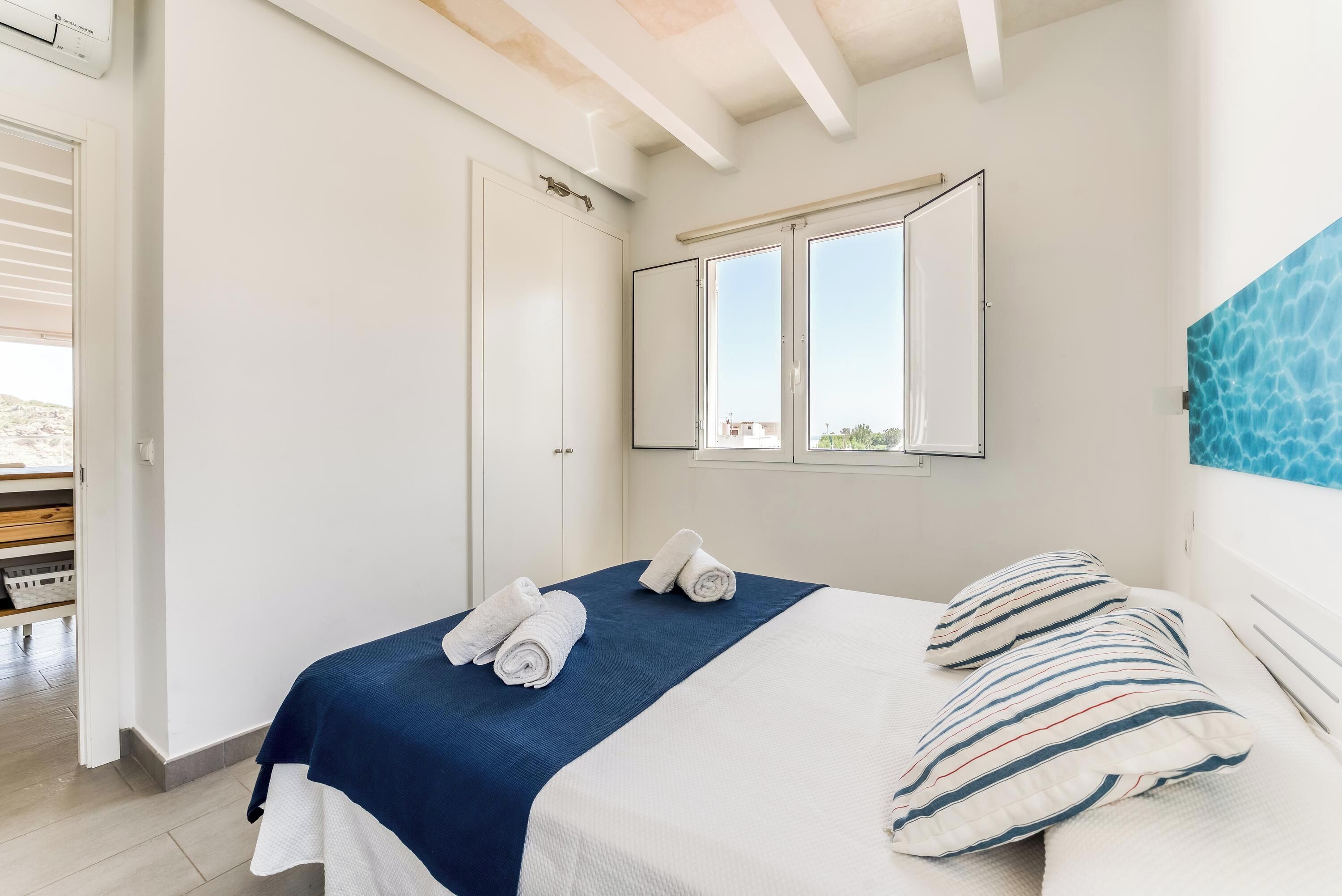 2 habitaciones, tabla de planchar con plancha y wifi gratis 